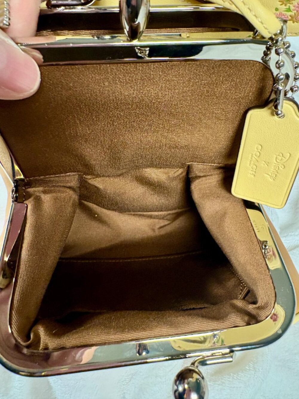Coach Disney Minnie Mouse Limited Edition Kisslock Bag in Vanilla, Florals/Charm - Picture 10 of 16